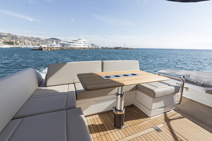 gafencu_new_luxury_motor_yacht_release_2021_fairline_Squadron-53 (4) Image