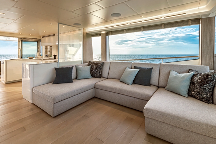 gafencu_new_luxury_motor_yacht_release_2021_monte_carlo_yachts_mcy-76-skylounge (6) Image