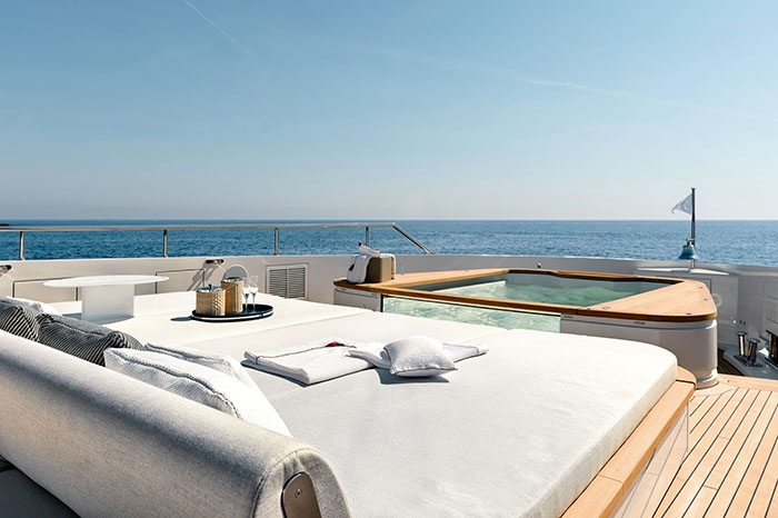 gafencu_new_luxury_motor_yacht_release_2021_motopanfilo_37m (4) Image